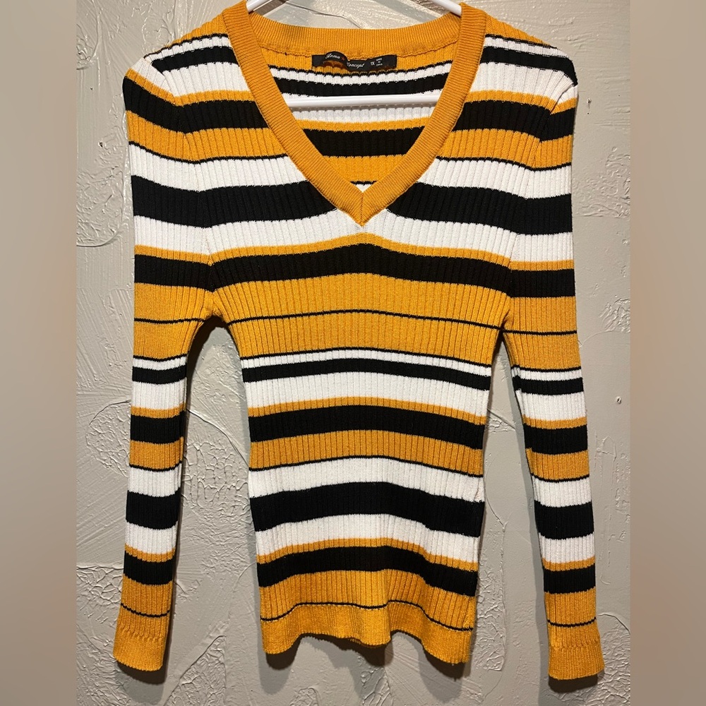 Roma Concept V-Neck Sweater - Black, White, Gold Stripes 2000s Style